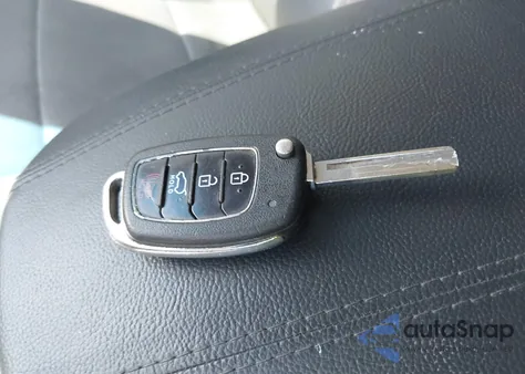 2017 Hyundai Santa Fe Sport 2.4L из США, поврежденный, VIN 5XYZU3LB3HG495715